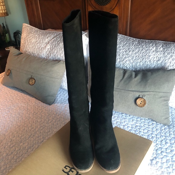 UGG black leather boots - Picture 2 of 3
